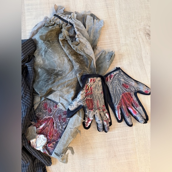 Zombie Costume - Picture 3 of 6